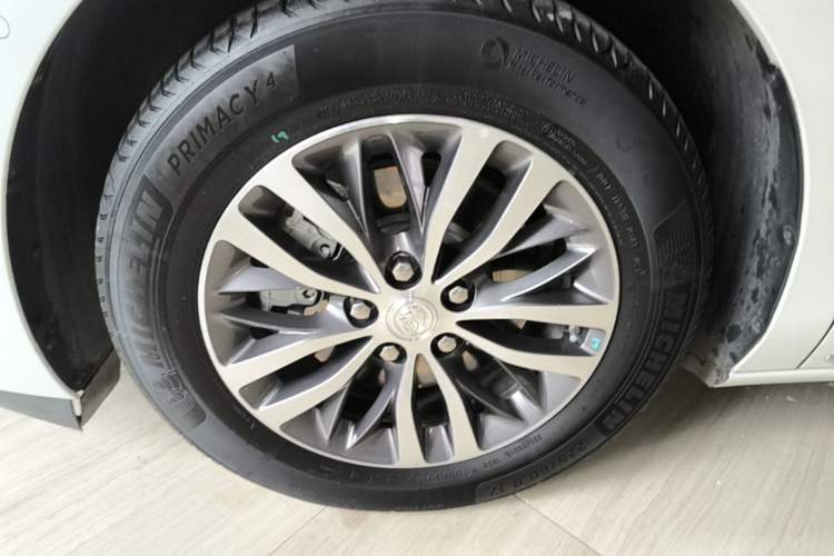 Used Buick GL8 2023 ES Lu Zun Deluxe Model Exterior 4