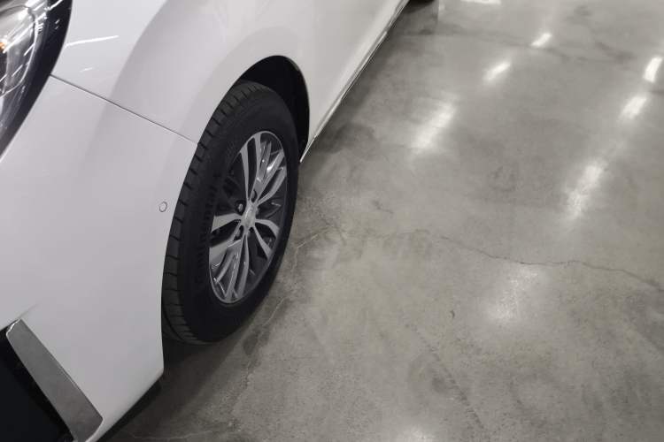 Used Buick GL8 2023 ES Lu Zun Deluxe Model Exterior 4