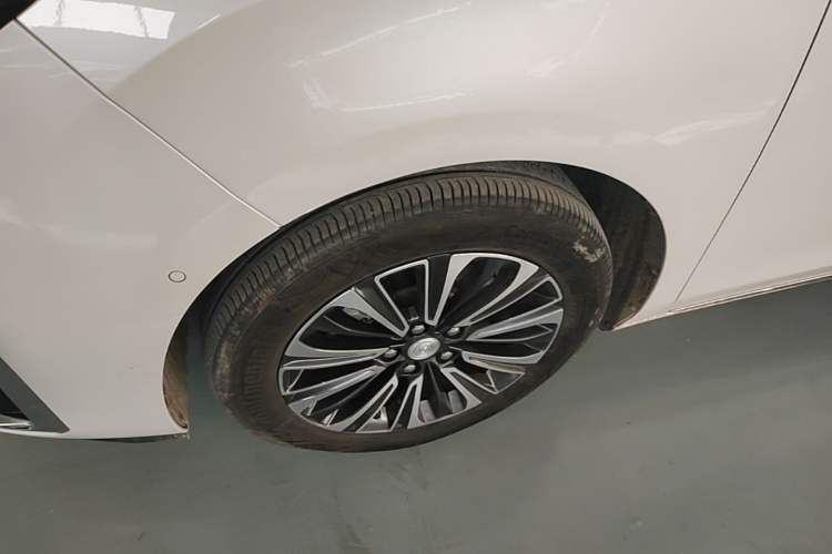 Used Buick GL8 2023 ES Lu Zun Smart Flagship Model Exterior 4