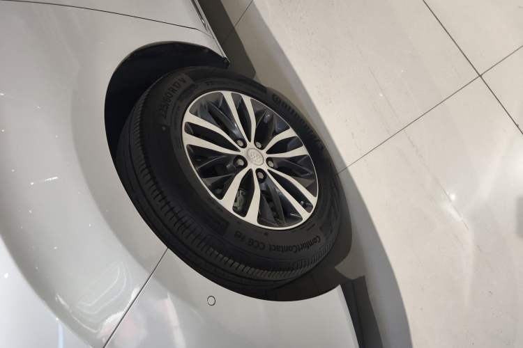 Used Buick GL8 2023 ES Lu Zun Deluxe Model Exterior 4