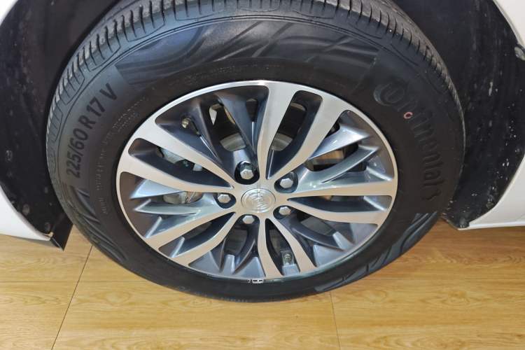 Used Buick GL8 2023 ES Lu Zun Deluxe Model Exterior 4