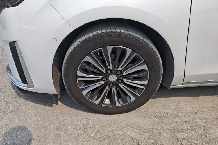 Used Buick GL8 2023 ES Lu Zun Luxury Model Exterior 4