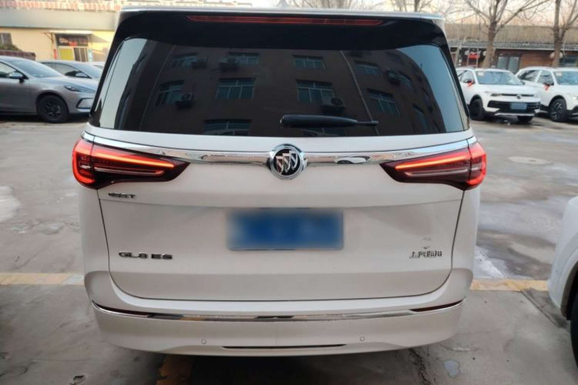 Used Buick GL8 2023 ES Lu Zun Deluxe Model Exterior 4