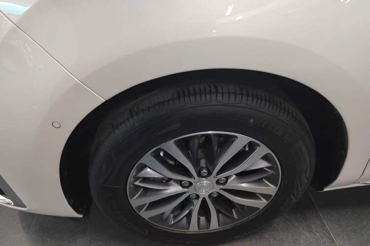 Used Buick GL8 2023 ES Lu Zun Deluxe Model Exterior 4