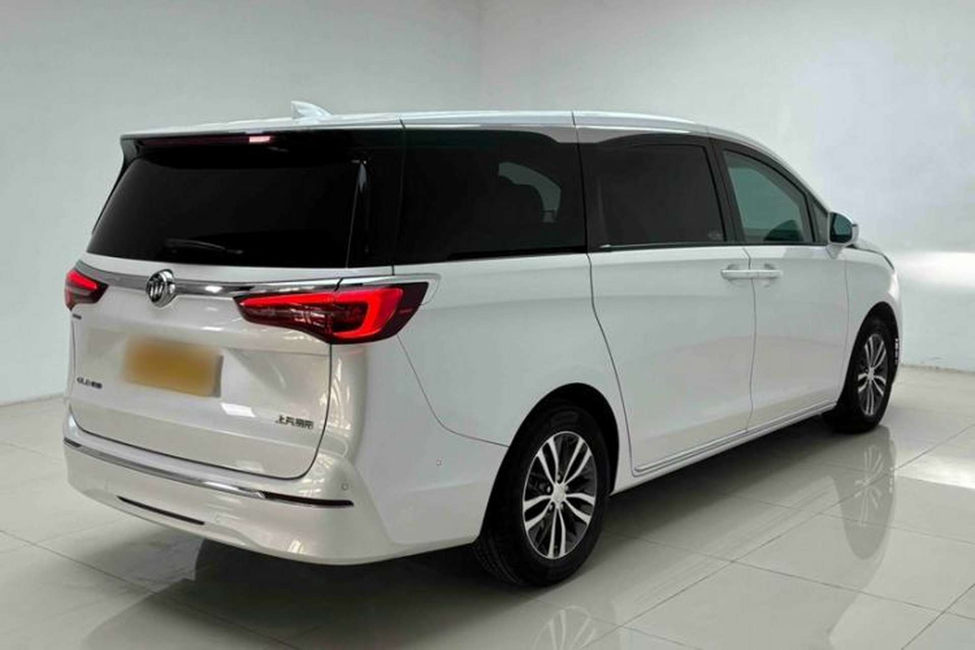 Used Buick GL8 2023 ES Lu Zun Deluxe Model Exterior 4