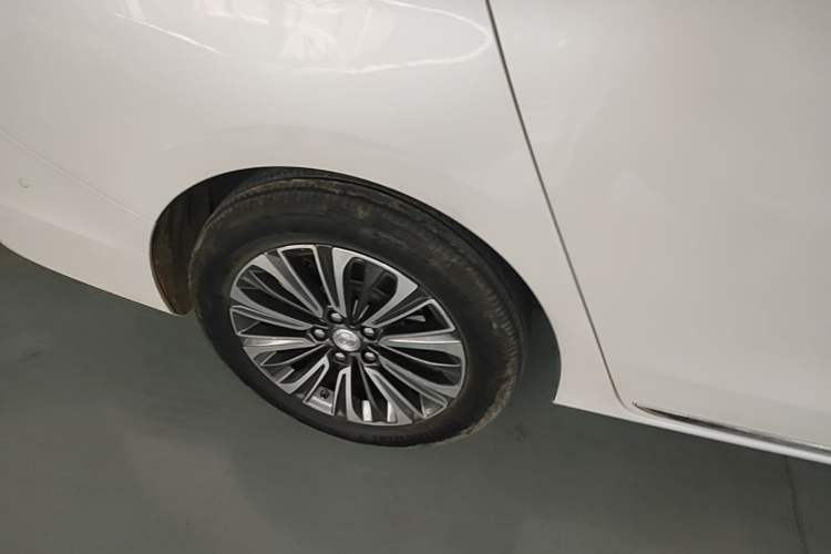 Used Buick GL8 2023 ES Lu Zun Smart Flagship Model Exterior 5
