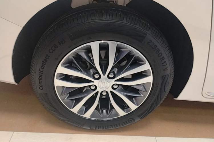 Used Buick GL8 2023 ES Lu Zun Deluxe Model Exterior 5