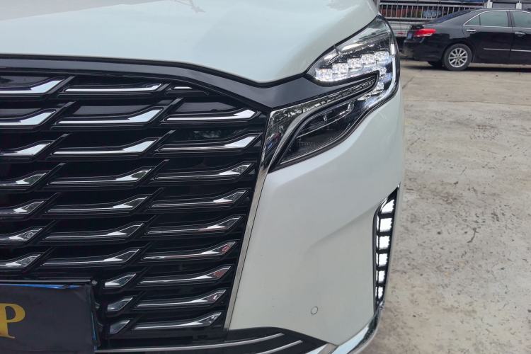 Used Buick GL8 2023 ES Lu Zun Deluxe Model Exterior 5
