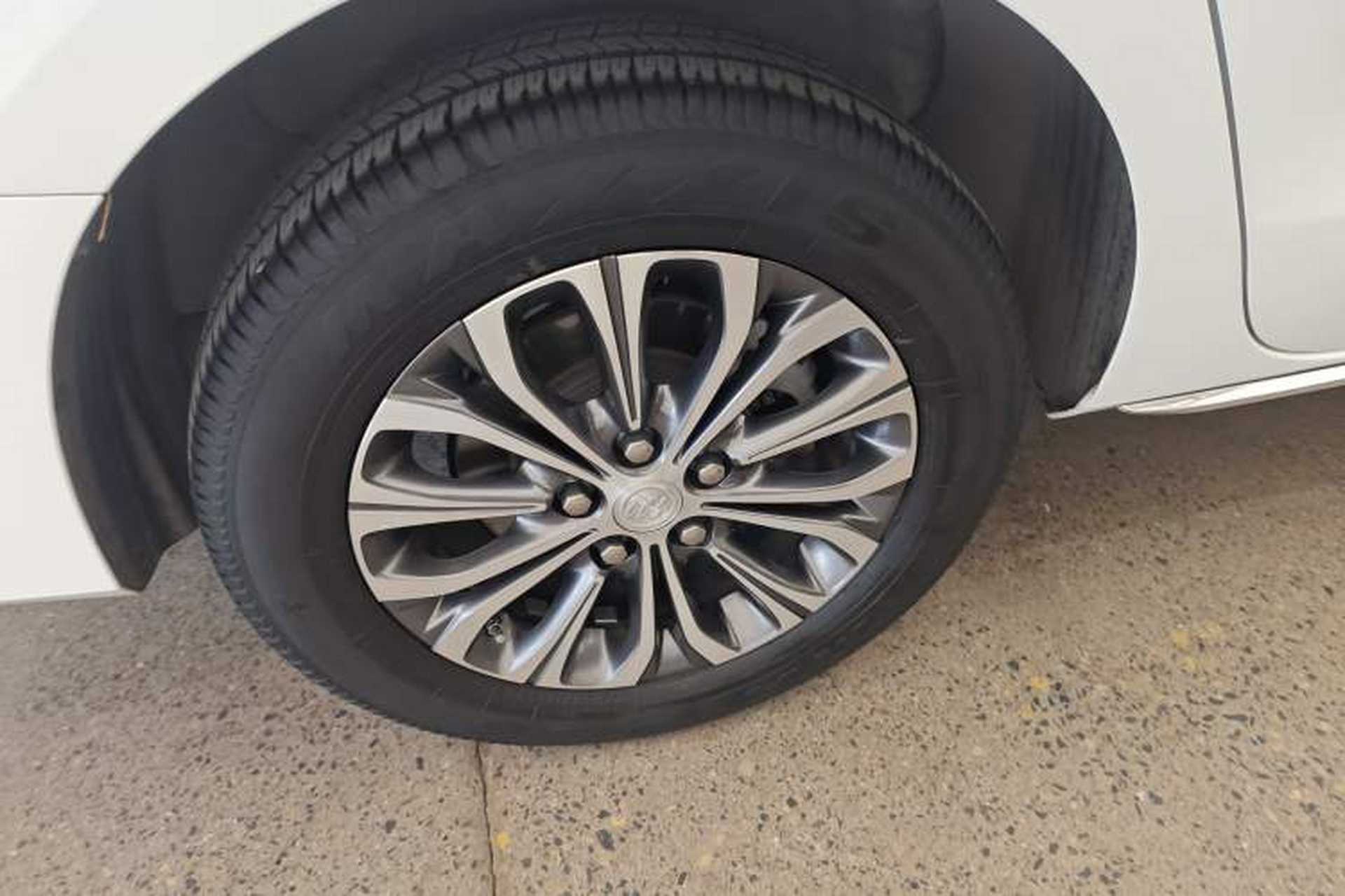 Used Buick GL8 2023 Facelifted Land Cruiser Executive Luxury Version Exterior 5