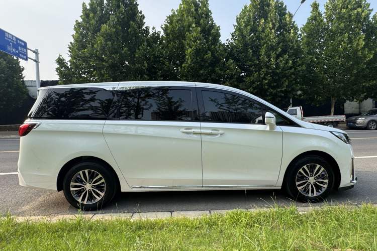Used Buick GL8 2023 ES Lu Zun Deluxe Model Exterior 6