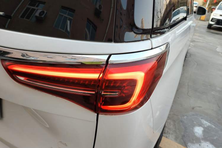 Used Buick GL8 2023 ES Lu Zun Deluxe Model Exterior 6