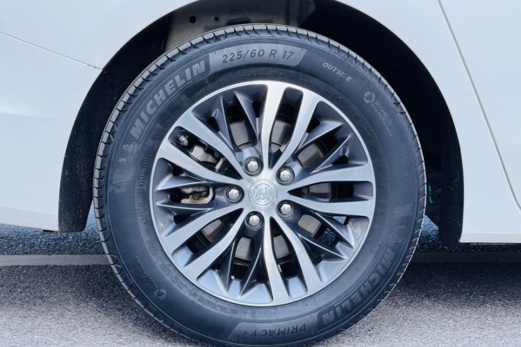 Used Buick GL8 2023 ES Lu Zun Deluxe Model Exterior 8