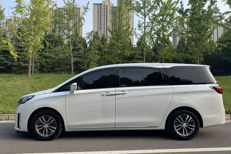 Used Buick GL8 2023 ES Lu Zun Deluxe Model Exterior 8