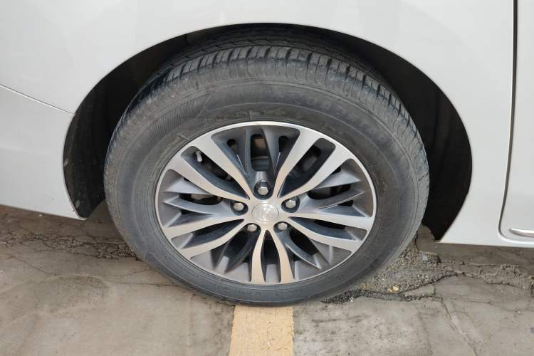 Used Buick GL8 2023 ES Lu Zun Deluxe Model Exterior 8