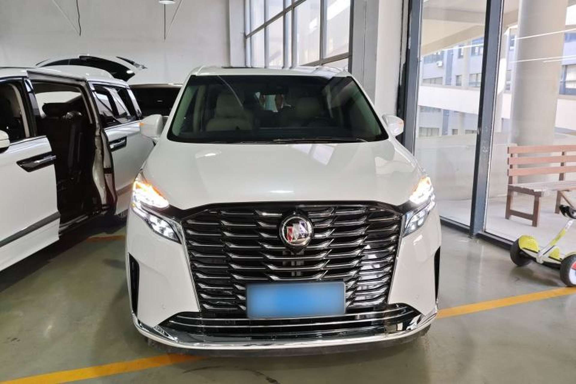 Used Buick GL8 2023 ES Lu Zun Deluxe Model Front