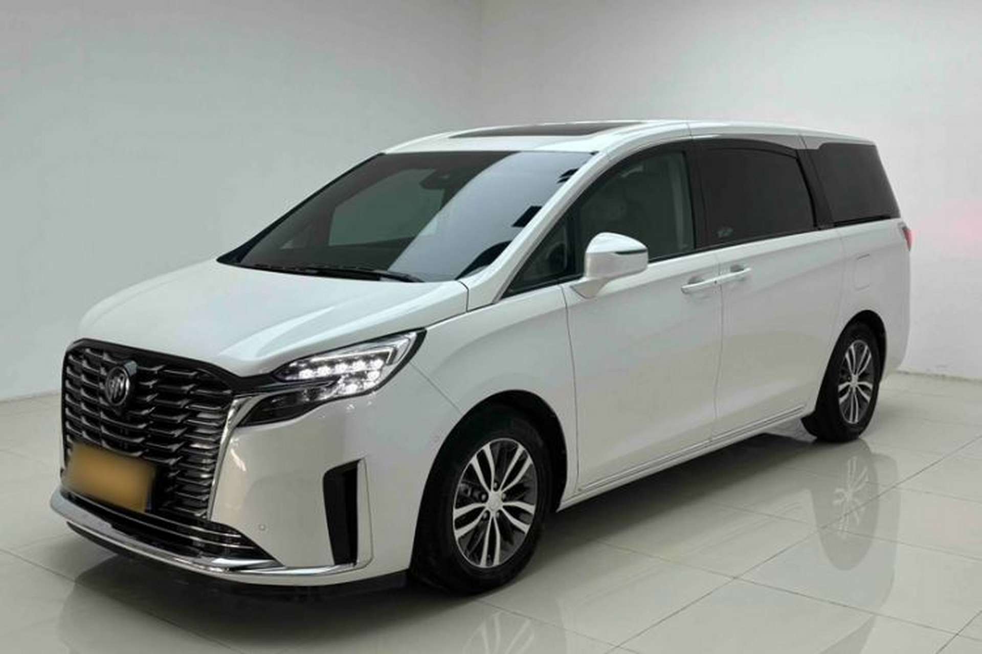 Used Buick GL8 2023 ES Lu Zun Deluxe Model Front Left 45 Deg