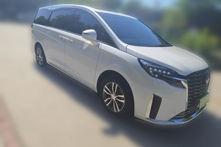 Used Buick GL8 2023 ES Lu Zun Deluxe and Yue Edition Front Right 45 Deg