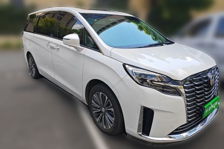 Used Buick GL8 2023 ES Lu Zun Luxury Model Front Right 45 Deg
