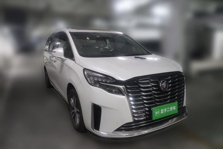 Used Buick GL8 2023 ES Lu Zun Deluxe and Yue Edition Front Right 45 Deg