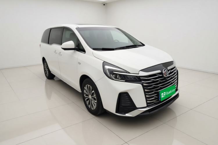 Used Buick GL8 2023 Facelifted Land Cruiser Executive Luxury Version Front Right 45 Deg