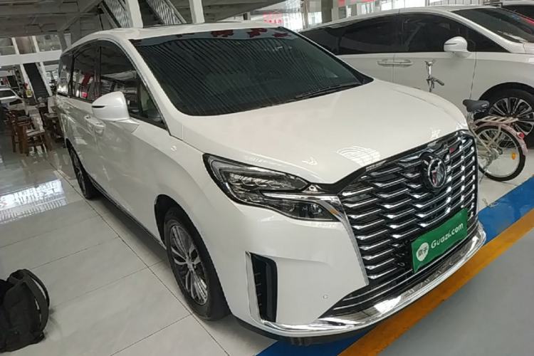 Used Buick GL8 2023 ES Lu Zun Deluxe Model Front Right 45 Deg