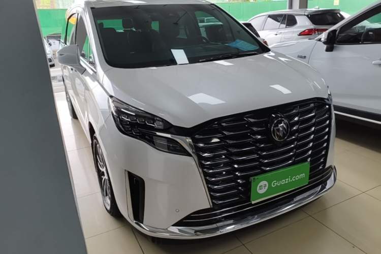 Used Buick GL8 2023 ES Lu Zun Deluxe Model Front Right 45 Deg