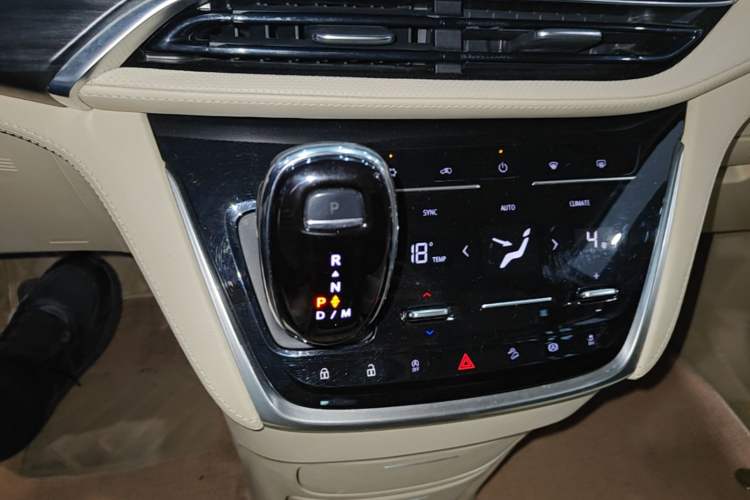 Used Buick GL8 2023 ES Lu Zun Deluxe Model Gear Lever