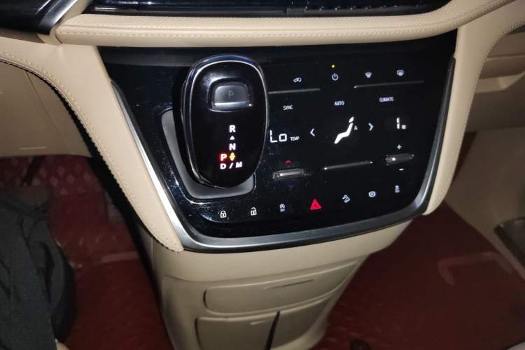 Used Buick GL8 2023 ES Lu Zun Deluxe Model Gear Lever