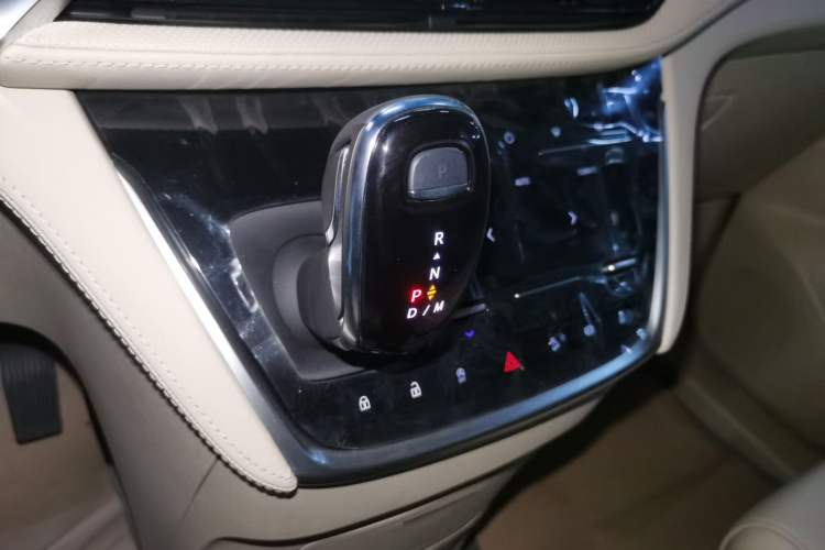Used Buick GL8 2023 ES Lu Zun Deluxe Model Gear Lever