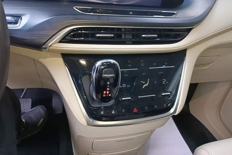 Used Buick GL8 2023 ES Lu Zun Deluxe Model Gear Lever