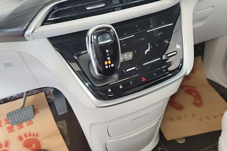 Used Buick GL8 2023 ES Lu Zun Deluxe and Yue Edition Gear Lever