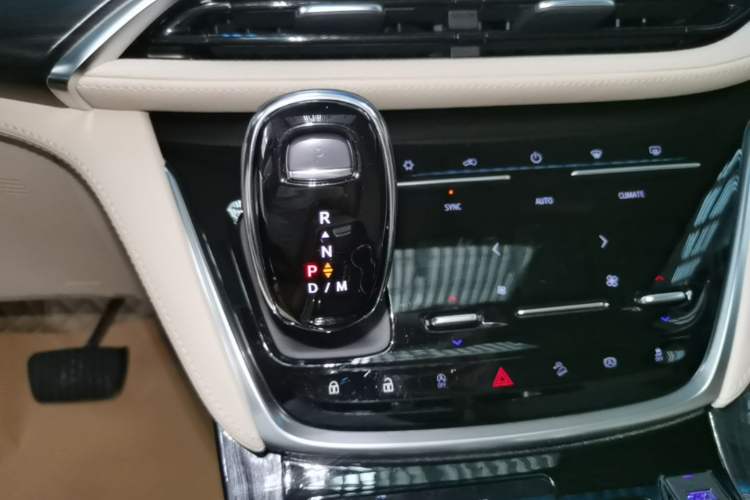 Used Buick GL8 2023 ES Lu Zun Luxury Model Gear Lever