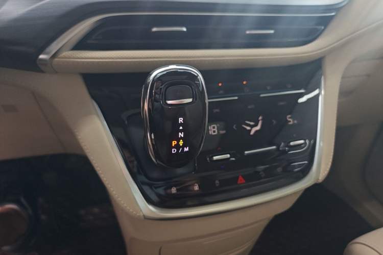 Used Buick GL8 2023 ES Lu Zun Deluxe Model Gear Lever