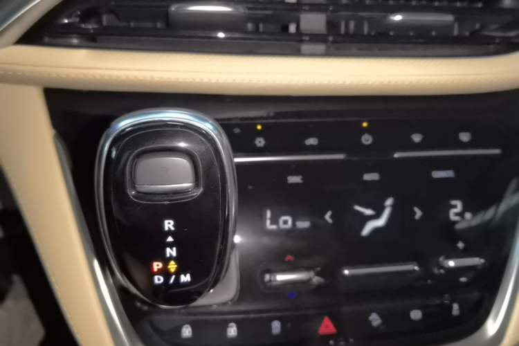 Used Buick GL8 2023 ES Lu Zun Deluxe Model Gear Lever