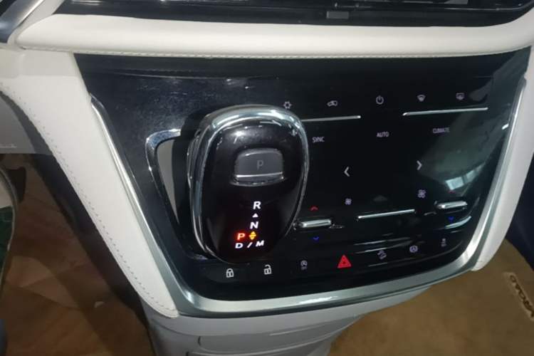 Used Buick GL8 2023 Avenir Avia Four-Seat Prestige Edition Gear Lever