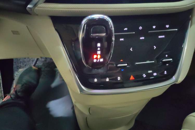 Used Buick GL8 2023 ES Lu Zun Deluxe Model Gear Lever