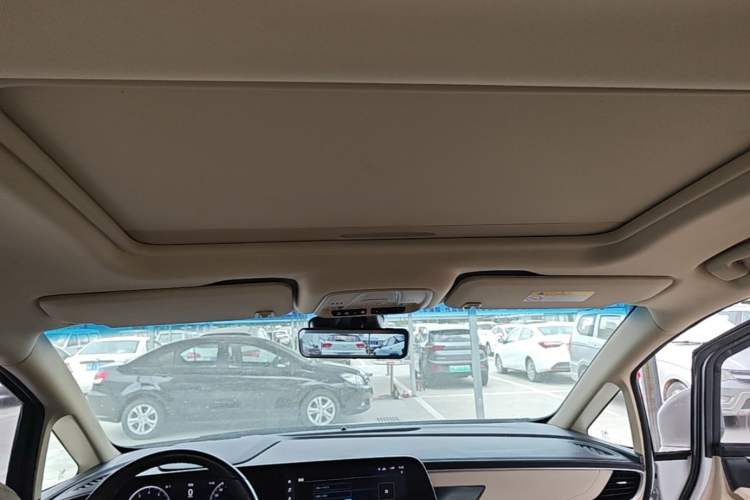 Used Buick GL8 2023 ES Lu Zun Deluxe Model Headliner