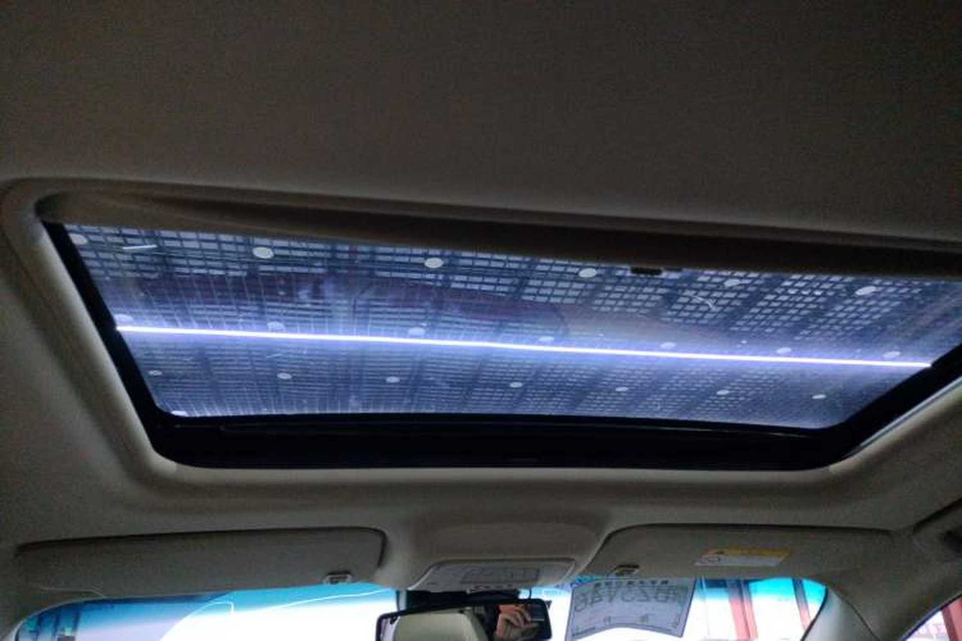 Used Buick GL8 2023 Facelifted Land Cruiser Executive Luxury Version Headliner