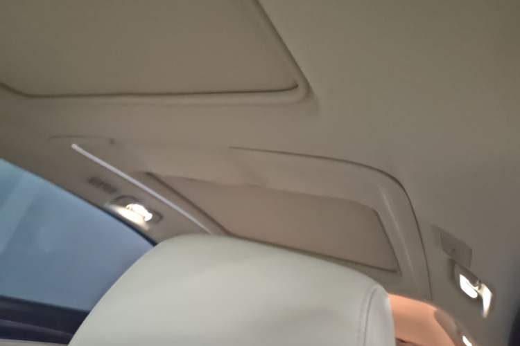 Used Buick GL8 2023 ES Lu Zun Luxury Model Headliner