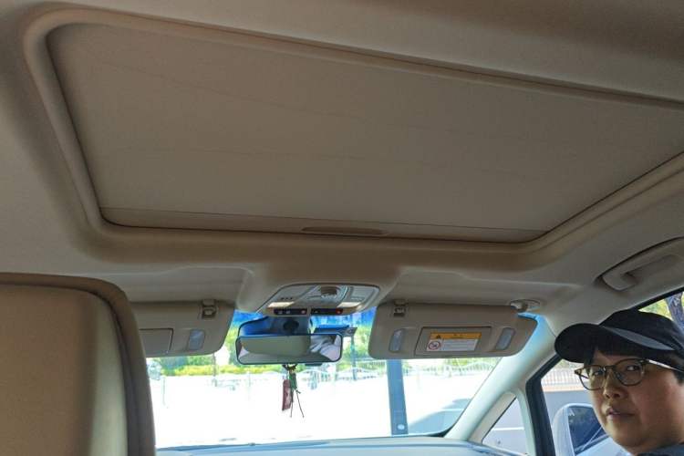Used Buick GL8 2023 ES Lu Zun Luxury Model Headliner
