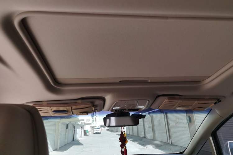 Used Buick GL8 2023 ES Lu Zun Deluxe Model Headliner