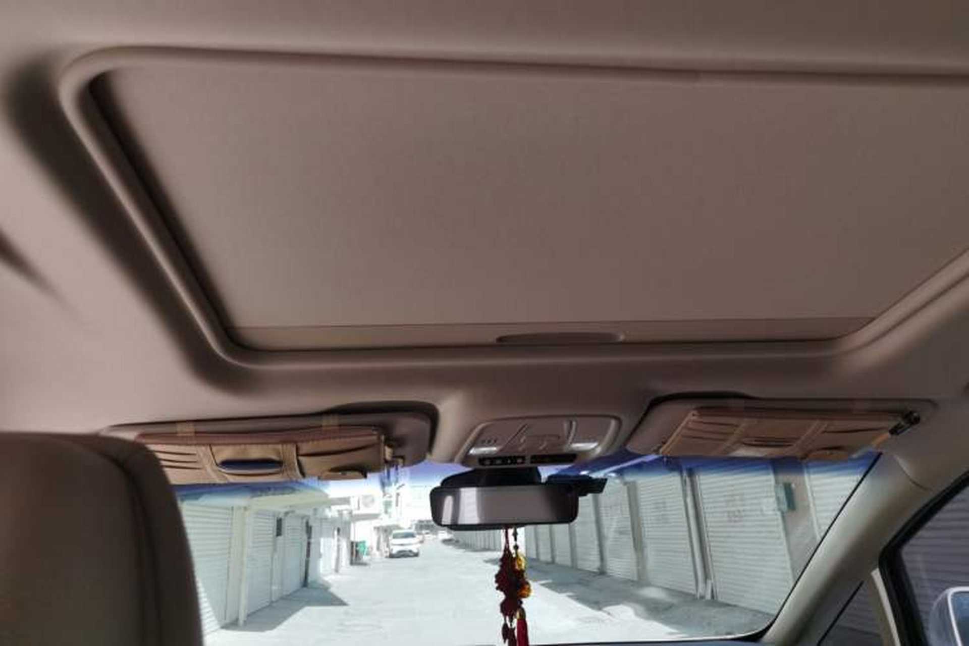 Used Buick GL8 2023 ES Lu Zun Deluxe Model Headliner