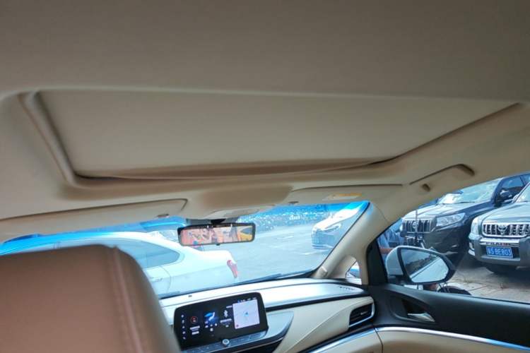 Used Buick GL8 2023 Land Executive Class Deluxe Model Headliner
