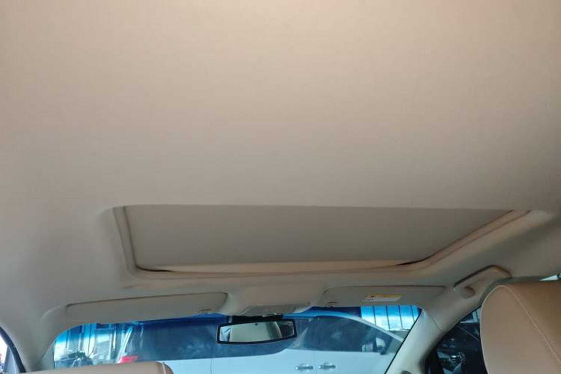 Used Buick GL8 2023 Facelifted Land Cruiser Executive Luxury Version Headliner