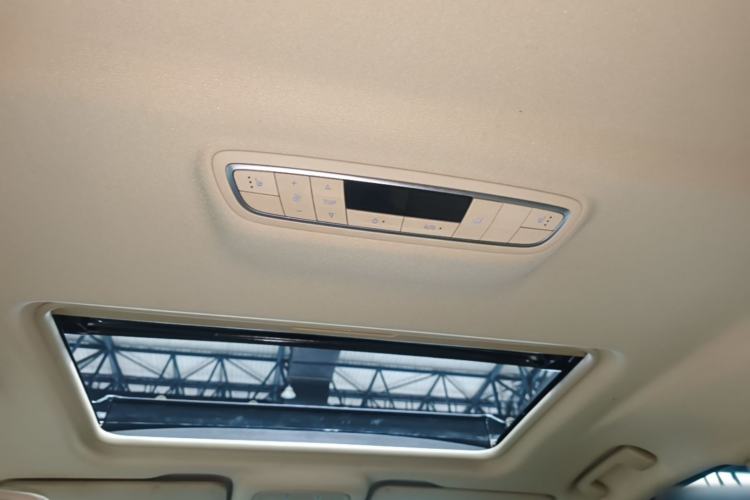 Used Buick GL8 2023 ES Lu Zun Deluxe Model Headliner