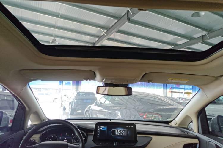 Used Buick GL8 2023 Facelifted Land Cruiser Executive Luxury Version Headliner