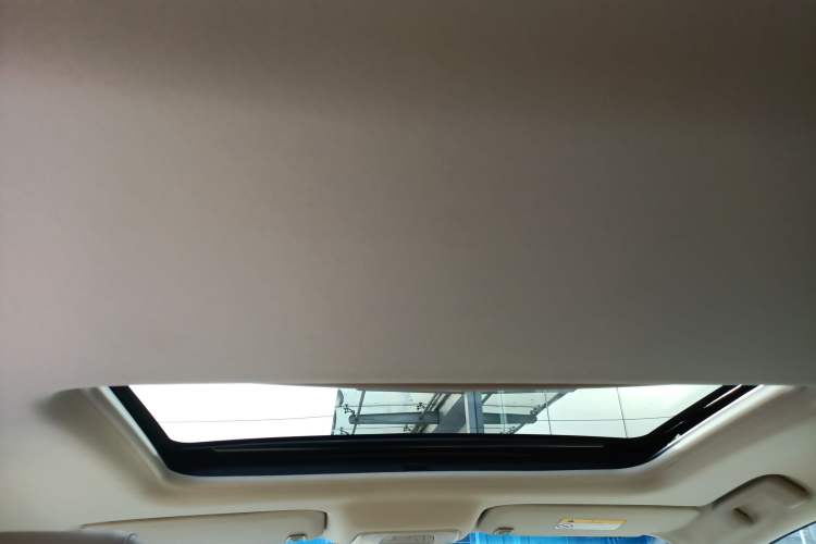 Used Buick GL8 2023 Facelifted Land Cruiser Executive Luxury Version Headliner