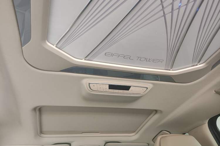 Used Buick GL8 2023 ES Lu Zun Deluxe Model Headliner