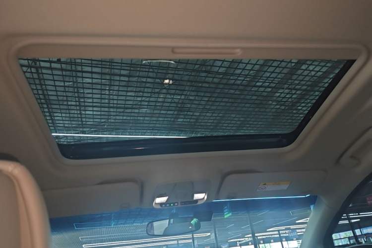 Used Buick GL8 2023 ES Lu Zun Comfort Model Headliner