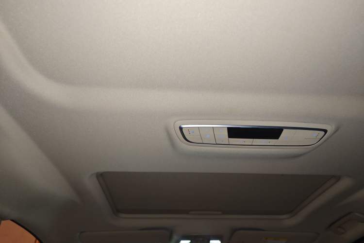 Used Buick GL8 2023 ES Lu Zun Deluxe Model Headliner